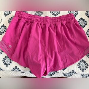 lululemon athletica Women's Pink Athletic Shorts Hotty Hot 2.5 inch inseam